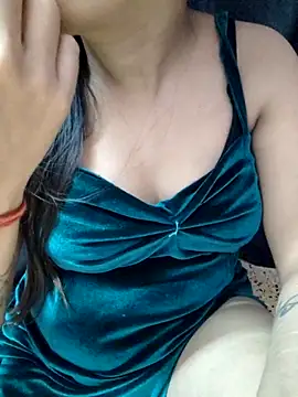 Snapshot of Roshni_98 chatting on June 12, 2026, 6:27 pm Roshni 98 online show from June 12, 2026, 6:27 pm
