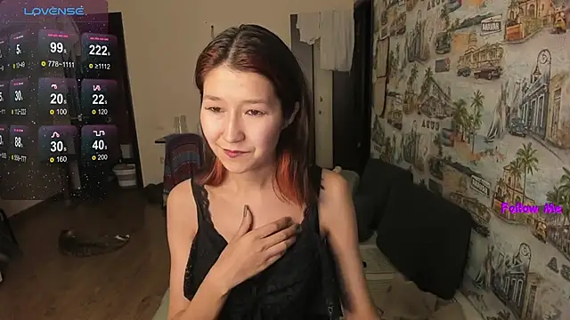 Snapshot of LeyylaStoone chatting on December 4, 2025, 2:05 pm LeyylaStoone online show from December 4, 2025, 2:05 pm