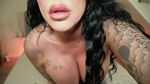 Snapshot of hotmilfbitch chatting on May 10, 2026, 7:49 pm hotmilfbitch online show from May 10, 2026, 7:49 pm