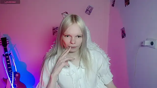 Snapshot of Emily_Nyaffee chatting on April 4, 2026, 4:24 pm Emily Nyaffee online show from April 4, 2026, 4:24 pm