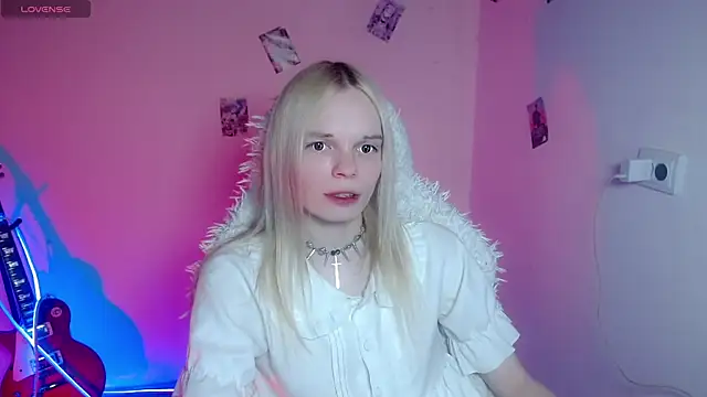 Snapshot of Emily_Nyaffee chatting on March 30, 2026, 9:16 pm Emily Nyaffee online show from March 30, 2026, 9:16 pm