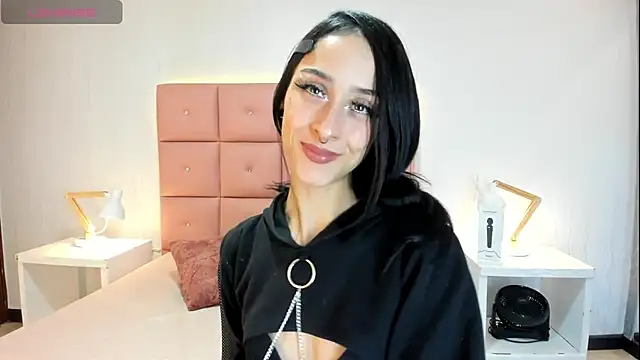 lhiamfit online show from October 11, 2025, 2:23 am