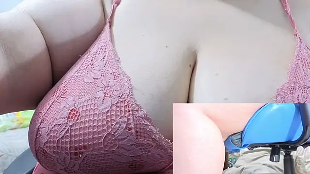 Snapshot of anacohen chatting on November 8, 2025, 9:40 pm anacohen online show from November 8, 2025, 9:40 pm