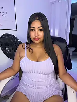 NatashaBrown12 online show from November 3, 2025, 1:15 pm