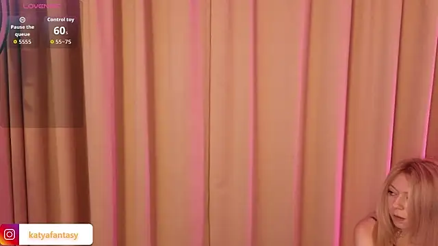 KatyaFantasy online show from October 15, 2025, 8:28 pm