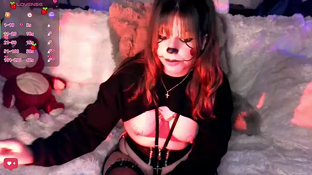 Snapshot of PetiteAngel666 chatting on October 18, 2025, 10:34 pm PetiteAngel666 online show from October 18, 2025, 10:34 pm