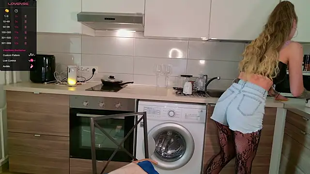 MissLovex online show from May 5, 2026, 5:10 am