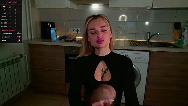 MissLovex online show from April 24, 2026, 6:04 am