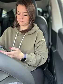 LadyLena1 online show from November 20, 2025, 7:03 pm