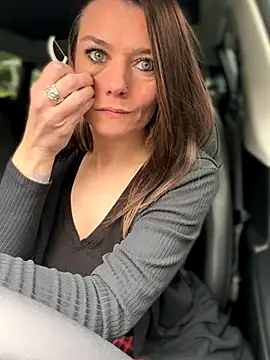 LadyLena1 online show from October 28, 2025, 10:09 pm