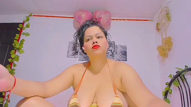 Alhelqueen online show from November 2, 2025, 7:41 pm