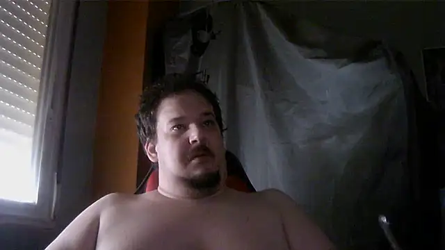 Snapshot of porkorossy chatting on June 18, 2026, 7:29 am porkorossy online show from June 18, 2026, 7:29 am