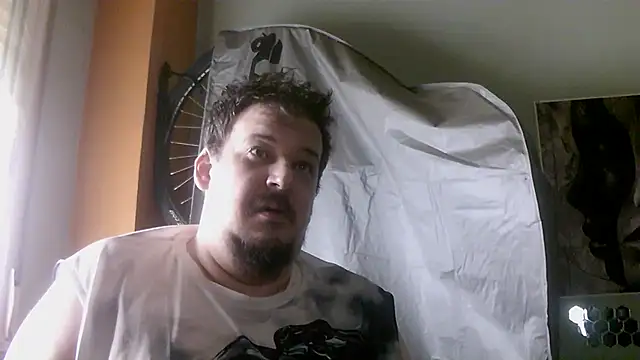 porkorossy online show from May 1, 2026, 7:57 am