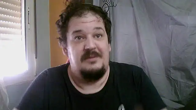 porkorossy online show from October 7, 2025, 8:04 am