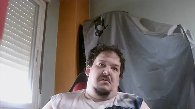Snapshot of porkorossy chatting on June 12, 2026, 7:28 am porkorossy online show from June 12, 2026, 7:28 am