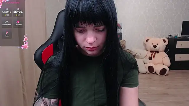 JuicyJess online show from May 4, 2026, 7:39 pm
