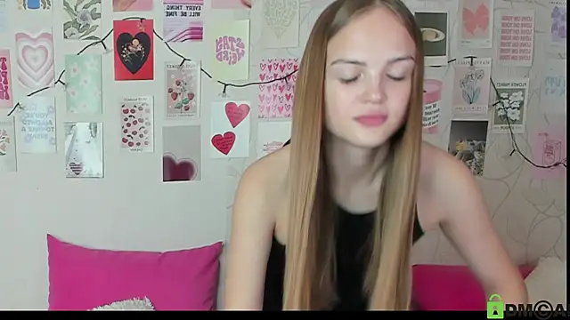 Snapshot of little_radiant_sun chatting on October 13, 2025, 8:05 am little radiant sun online show from October 13, 2025, 8:05 am