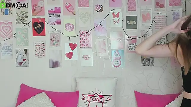 Snapshot of little_radiant_sun chatting on November 30, 2025, 7:20 am little radiant sun online show from November 30, 2025, 7:20 am