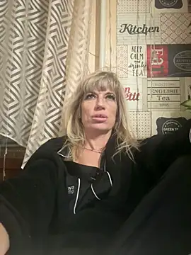 AlinaGrosu online show from March 4, 2026, 9:44 pm