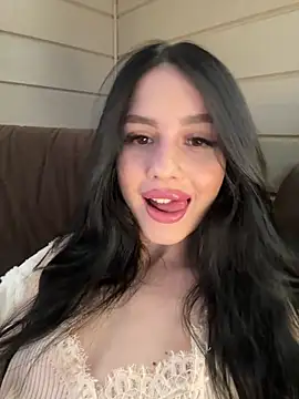 SofiaLaLight online show from February 5, 2026, 1:29 pm