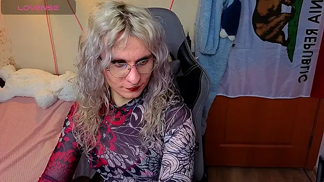 Lori Myaf online show from April 28, 2026, 1:48 pm