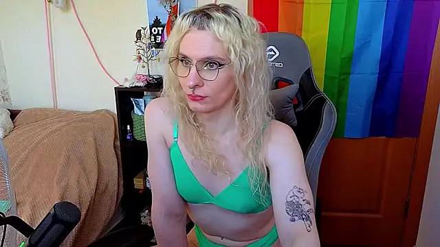Snapshot of Lori_Myaf chatting on July 16, 2026, 4:26 pm Lori Myaf online show from July 16, 2026, 4:26 pm