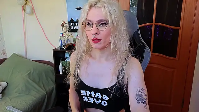 Snapshot of Lori_Myaf chatting on August 4, 2026, 4:33 pm Lori Myaf online show from August 4, 2026, 4:33 pm