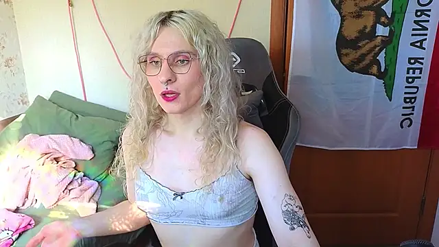 Snapshot of Lori_Myaf chatting on May 19, 2026, 2:02 pm Lori Myaf online show from May 19, 2026, 2:02 pm