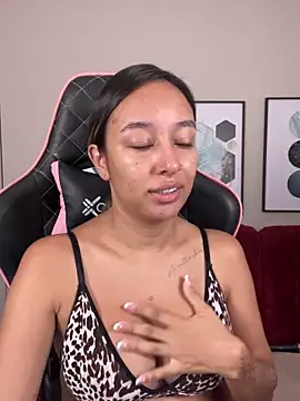 Snapshot of DianaHopson chatting on March 22, 2025, 11:32 am DianaHopson online show from March 22, 2025, 11:32 am