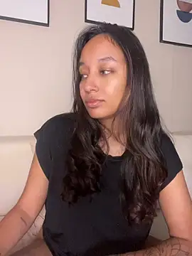 Snapshot of DianaHopson chatting on June 12, 2026, 2:42 am DianaHopson online show from June 12, 2026, 2:42 am