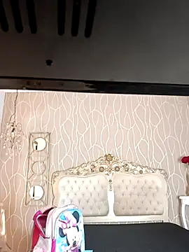 Snapshot of Shanelle__ chatting on July 24, 2026, 2:35 pm Shanelle online show from July 24, 2026, 2:35 pm