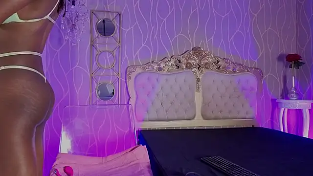 Snapshot of Shanelle__ chatting on July 21, 2026, 2:07 pm Shanelle online show from July 21, 2026, 2:07 pm