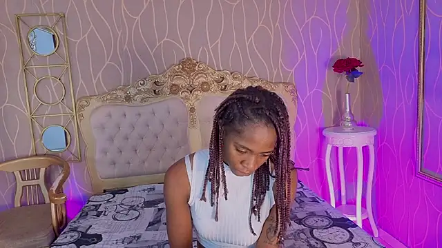 Snapshot of Shanelle__ chatting on July 31, 2026, 1:54 pm Shanelle online show from July 31, 2026, 1:54 pm