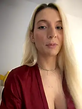 Snapshot of Ella_Charm chatting on October 11, 2025, 4:41 pm Ella Charm online show from October 11, 2025, 4:41 pm