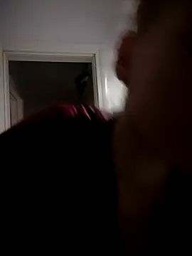 Snapshot of Ella_Charm chatting on November 1, 2025, 4:45 pm Ella Charm online show from November 1, 2025, 4:45 pm