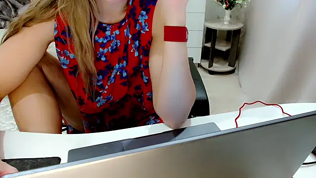 EveLove33 online show from October 14, 2025, 5:08 am