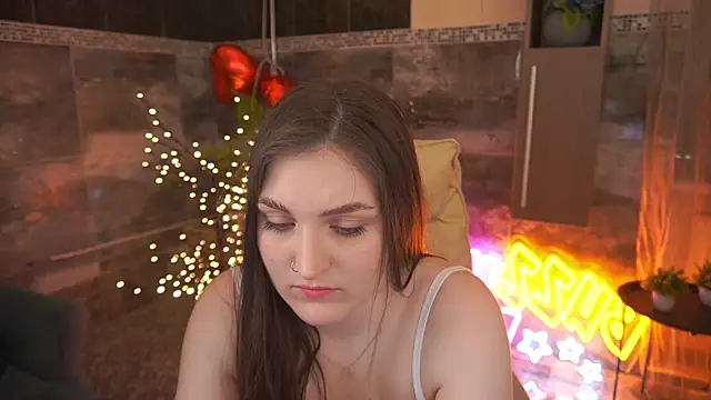 Snapshot of EmmyCharmm chatting on February 24, 2026, 6:47 am EmmyCharmm online show from February 24, 2026, 6:47 am