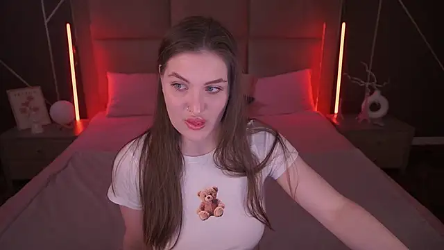 Snapshot of EmmyCharmm chatting on March 16, 2026, 6:50 am EmmyCharmm online show from March 16, 2026, 6:50 am