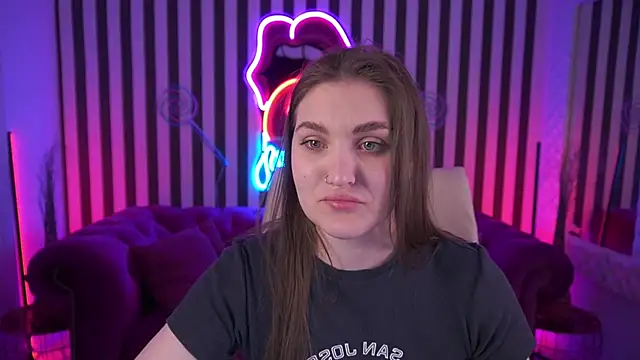 EmmyCharmm online show from April 23, 2026, 5:47 am