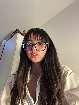 Snapshot of Olivia_xd_ chatting on November 14, 2025, 5:44 am Olivia xd online show from November 14, 2025, 5:44 am