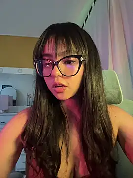 Snapshot of Olivia_xd_ chatting on November 5, 2025, 5:32 am Olivia xd online show from November 5, 2025, 5:32 am