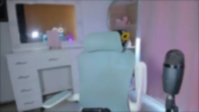 Snapshot of Olivia_xd_ chatting on February 1, 2025, 4:43 pm Olivia xd online show from February 1, 2025, 4:43 pm