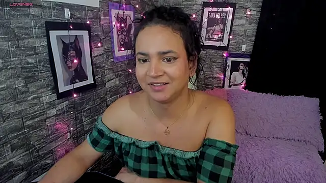 Snapshot of Andrys_ chatting on December 4, 2025, 2:54 am Andrys online show from December 4, 2025, 2:54 am