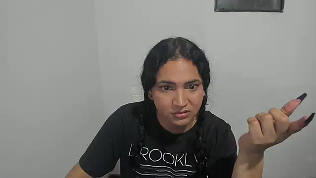 Snapshot of Andrys_ chatting on October 14, 2025, 1:17 am Andrys online show from October 14, 2025, 1:17 am