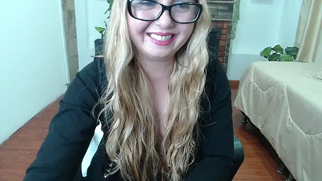 Snapshot of rose_meyer chatting on October 17, 2025, 7:15 pm rose meyer online show from October 17, 2025, 7:15 pm