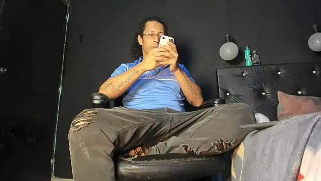 Snapshot of FuckHardlove chatting on June 14, 2026, 6:47 am FuckHardlove online show from June 14, 2026, 6:47 am