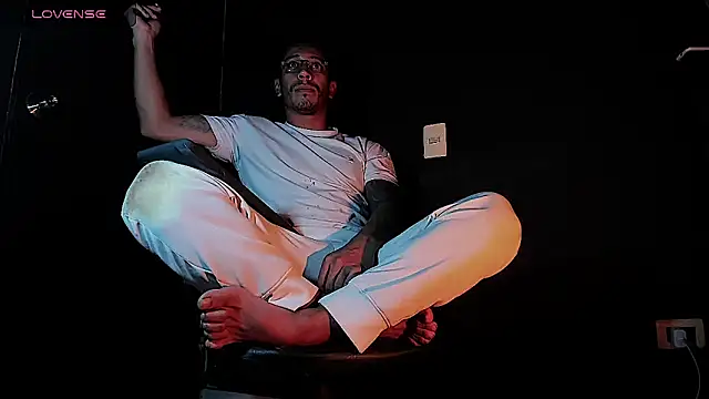 FuckHardlove online show from January 6, 2026, 4:44 pm