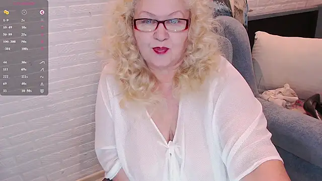 Snapshot of Marina_Yourangel chatting on July 14, 2026, 12:33 pm Marina Yourangel online show from July 14, 2026, 12:33 pm
