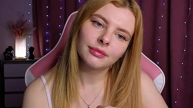 Snapshot of Day-off chatting on November 21, 2025, 4:11 am Day-off online show from November 21, 2025, 4:11 am