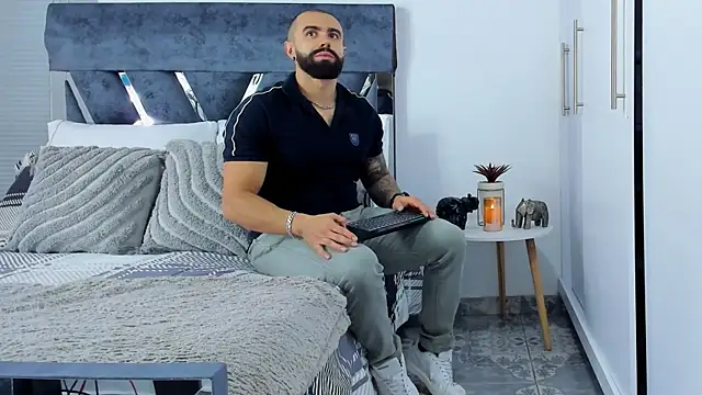 Zack Froone online show from November 24, 2025, 3:01 pm